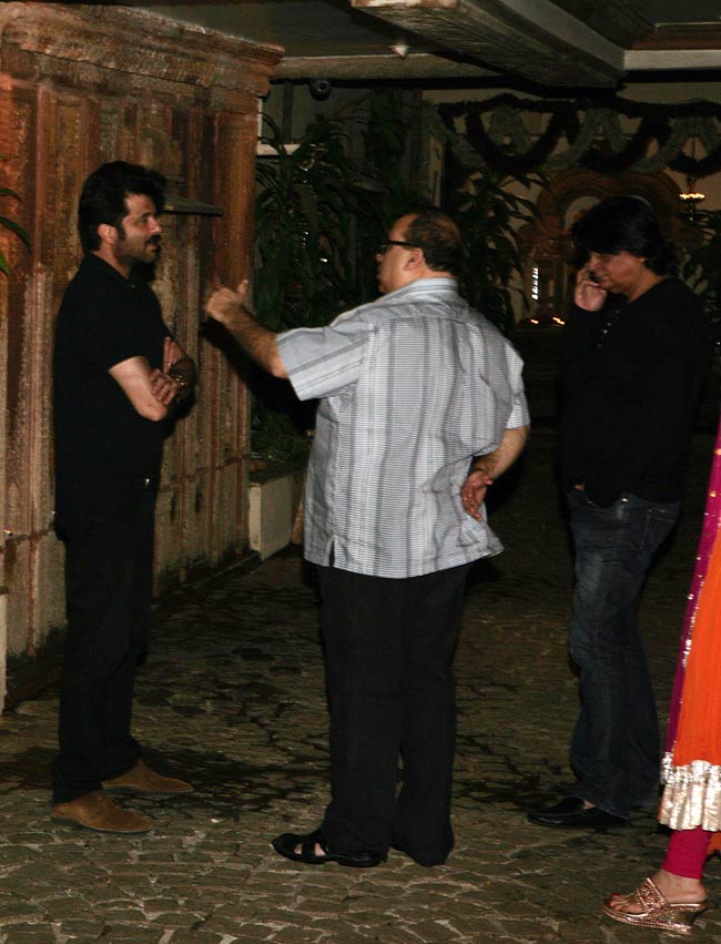 जरा सेलिब्रिटीज के करवा चौथ पर डालिये नजर...