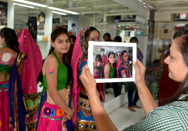 गुजरात में मोदी टैटू का जलवा