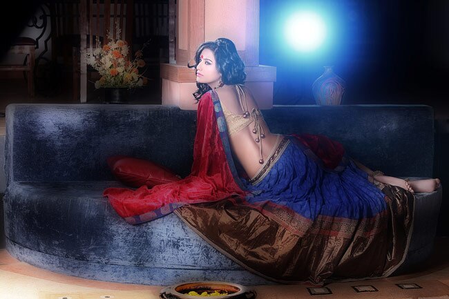 देखें पूनम पांडेय का लहंगा अवतार | अनदेखी पूनम