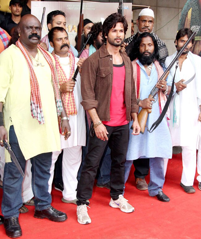 'R... Rajkumar' में रफ एंड टफ नजर आएंगे शाहिद