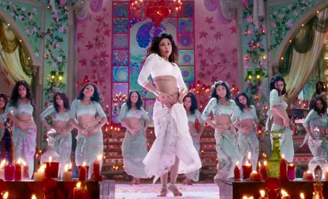 तस्वीरों में देखें प्रियंका का 'हॉट' आइटम नंबर