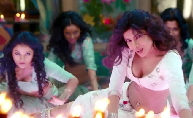 तस्वीरों में देखें प्रियंका का 'हॉट' आइटम नंबर