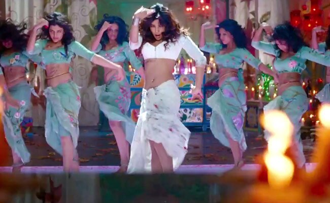 तस्वीरों में देखें प्रियंका का 'हॉट' आइटम नंबर