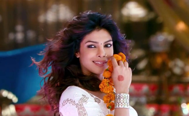 तस्वीरों में देखें प्रियंका का 'हॉट' आइटम नंबर