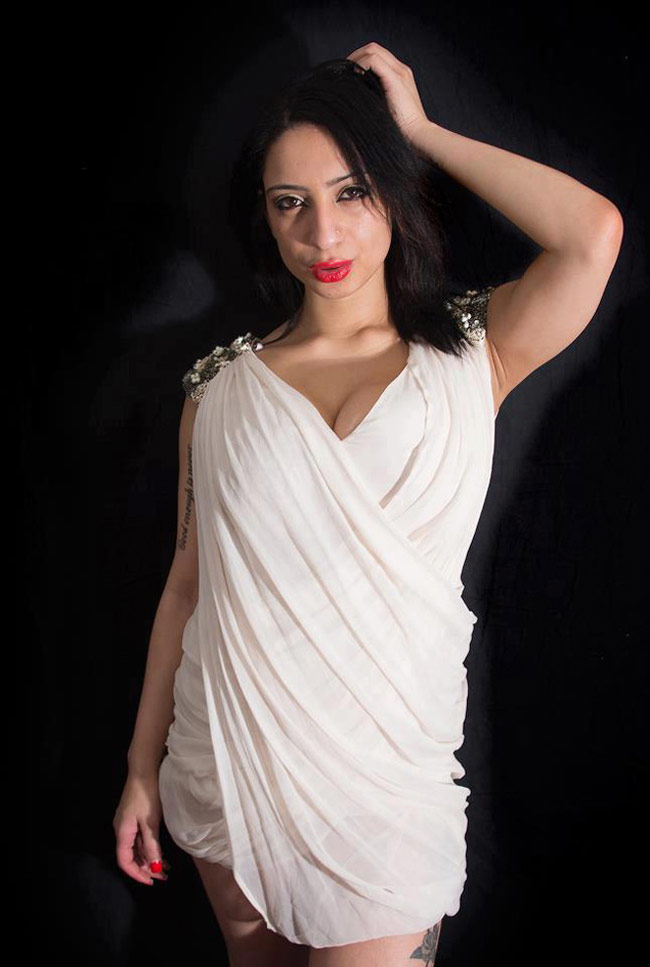 तस्‍वीरें: सनी लियोन के बाद बॉलीवुड में शांति डायनामाइट का धमाका