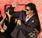 फैन्‍स के साथ किंग खान ने किया लुंगी डांस