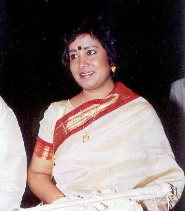 तस्लीमा ने ट्विटर पर डाली अपनी बाली उमर की फोटो