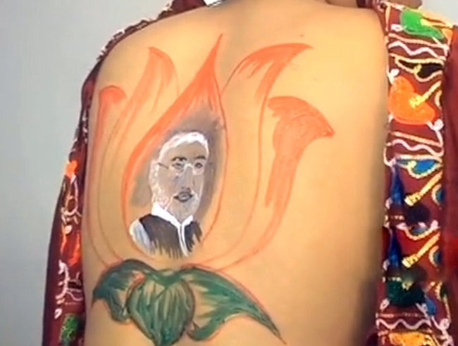 गुजरात में मोदी टैटू का जलवा