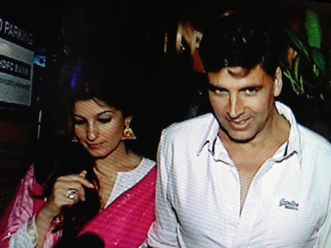 जरा सेलिब्रिटीज के करवा चौथ पर डालिये नजर...