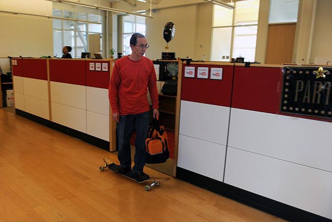 PHOTO: देखें, यूट्यूब के दफ्तर का नजारा