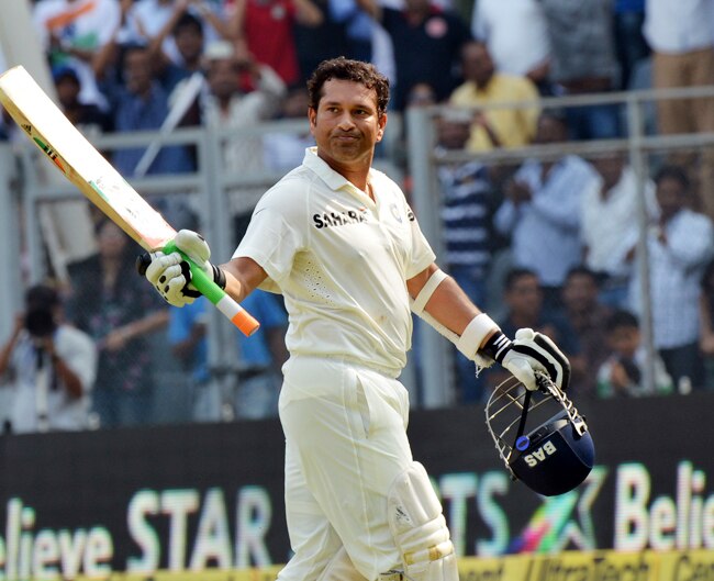 आखों में आंसू लेकर और देकर क्रिकेट से विदा हुए सचिन