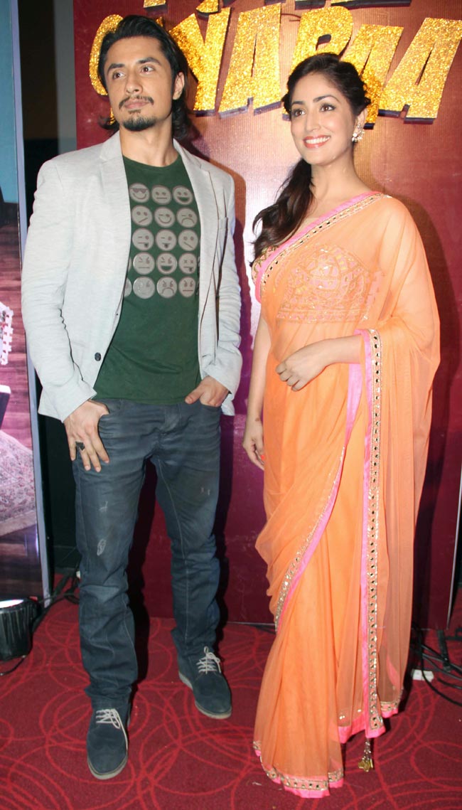 अब बॉलीवुड में होगा 'टोटल सियापा'  | बॉलीवुड 2013