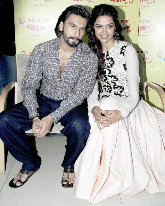 फिल्‍म 'राम लीला' के जोरदार प्रमोशन में जुटे रणवीर-दीपिका