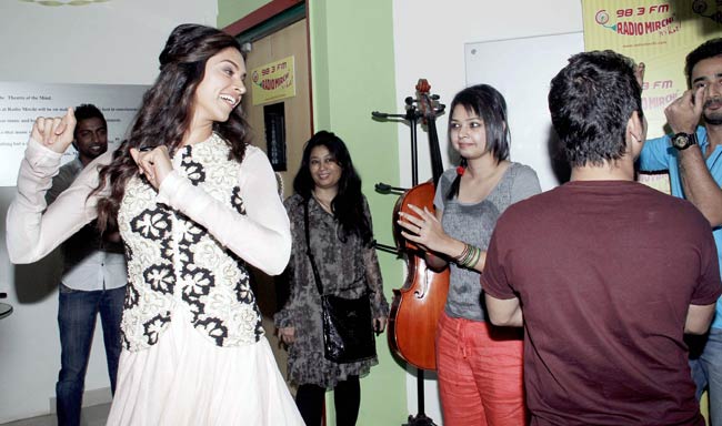 फिल्‍म 'राम लीला' के जोरदार प्रमोशन में जुटे रणवीर-दीपिका