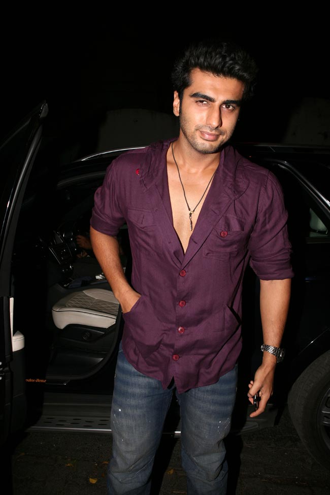 डायरेक्टर होमी ने पार्टी में दीपिका को किया किस