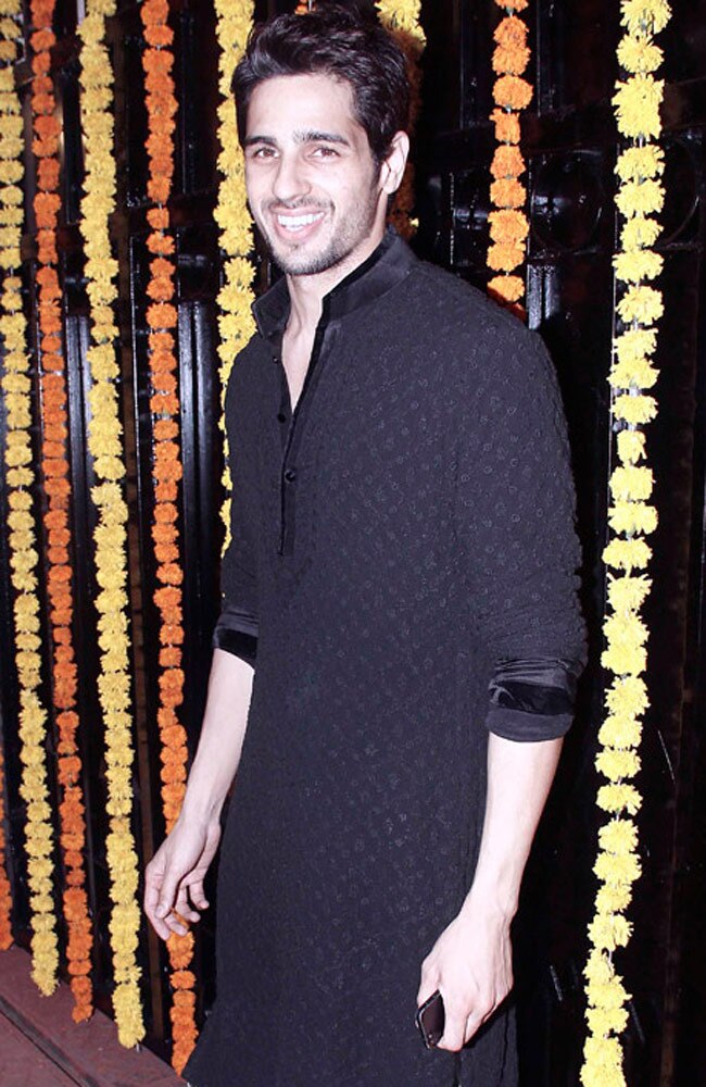 सितारों से सजी एकता कपूर की दिवाली पार्टी