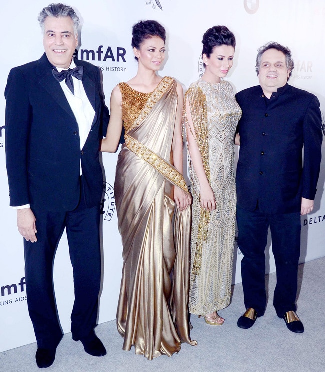 एड्स रिसर्च प्रोग्राम के लिए फंड रेजिंग कार्यक्रम में पहुंचे सितारे