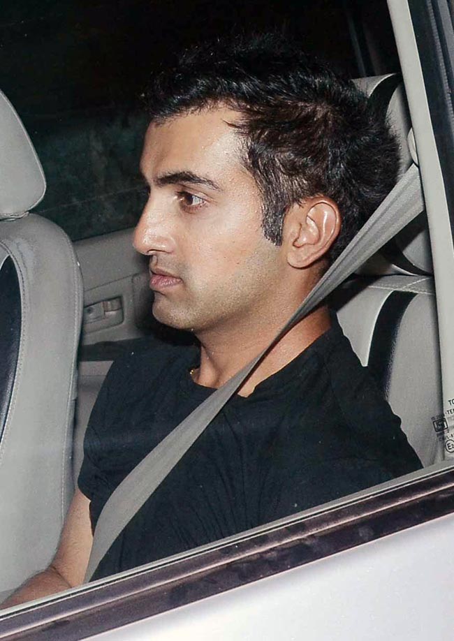 सितारों से रोशन हुई सचिन तेंदुलकर की पार्टी