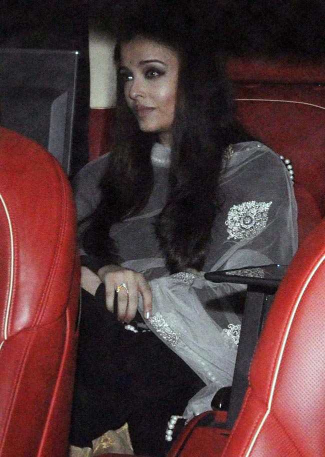 सितारों से रोशन हुई सचिन तेंदुलकर की पार्टी