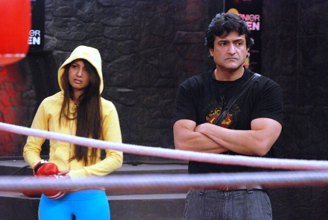 BIGG BOSS में दिखा 'आ गले लग जा'...