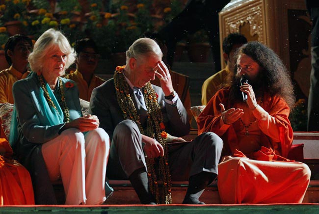 प्रिंस चार्ल्स ने ऋषिकेश में की गंगा आरती