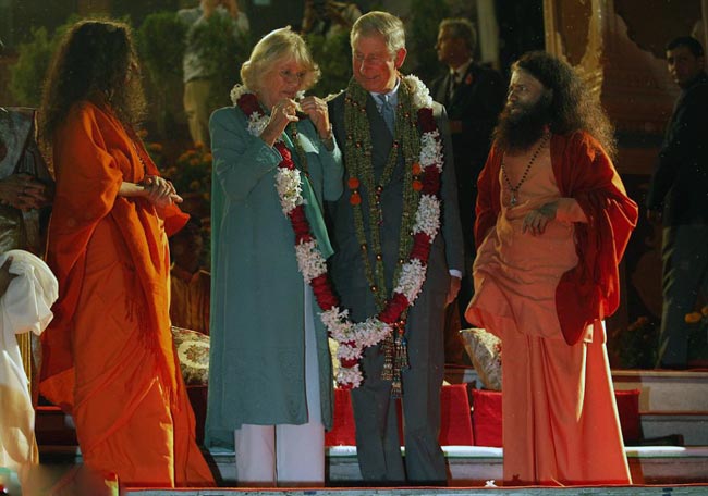 प्रिंस चार्ल्स ने ऋषिकेश में की गंगा आरती