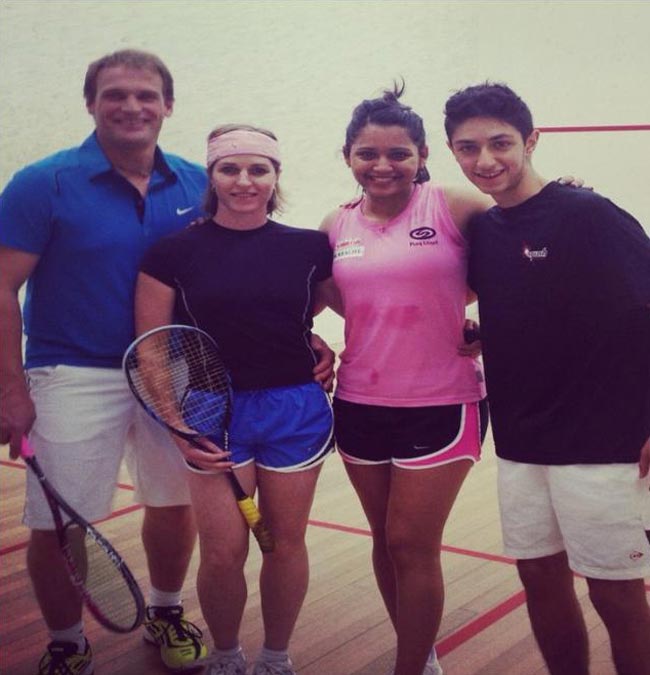 दीपिका ने की क्रिकेटर दिनेश कार्तिक से सगाई