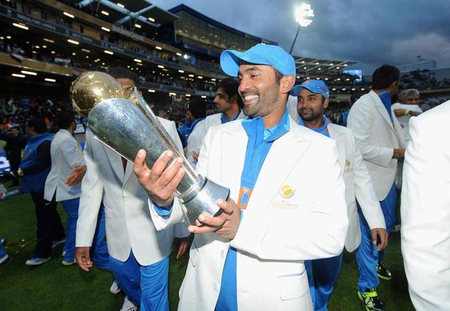 दीपिका ने की क्रिकेटर दिनेश कार्तिक से सगाई