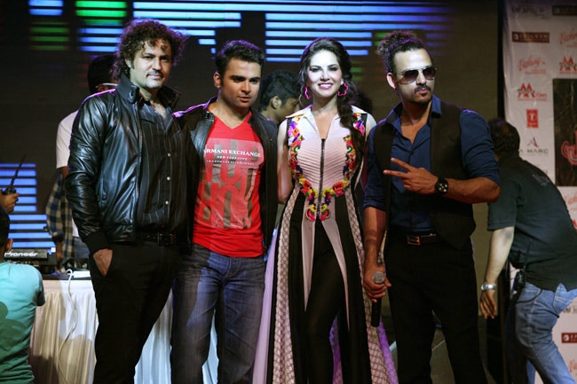 जैकपॉट के म्यूजिक लॉन्च पर छायी रहीं सनी लियोन