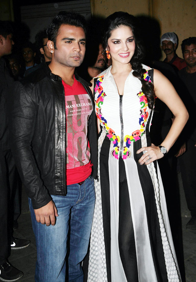 जैकपॉट के म्यूजिक लॉन्च पर छायी रहीं सनी लियोन