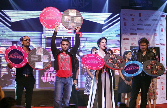 जैकपॉट के म्यूजिक लॉन्च पर छायी रहीं सनी लियोन