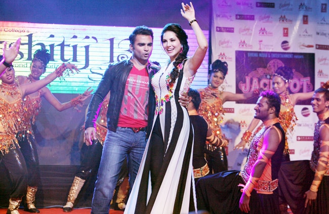 जैकपॉट के म्यूजिक लॉन्च पर छायी रहीं सनी लियोन