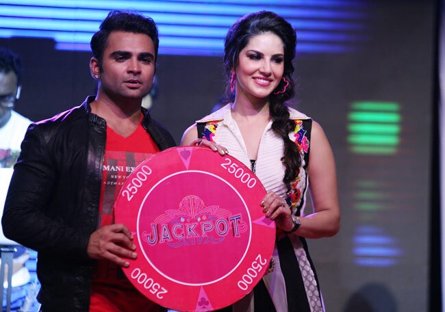 जैकपॉट के म्यूजिक लॉन्च पर छायी रहीं सनी लियोन