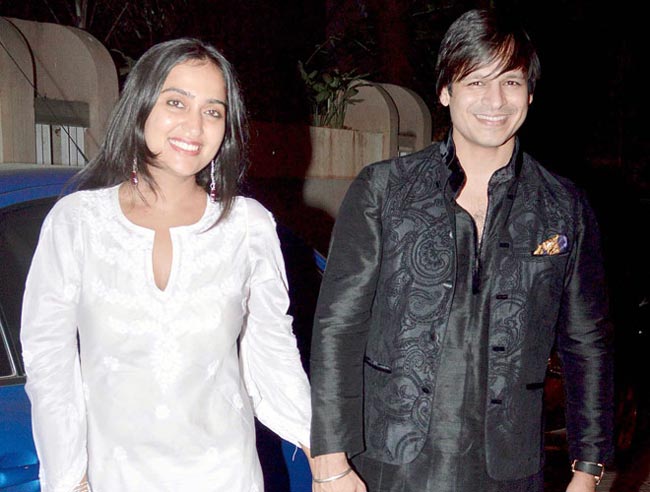 देखिए सेलिब्रिटी ने कैसे मनाया रोशनी का पर्व