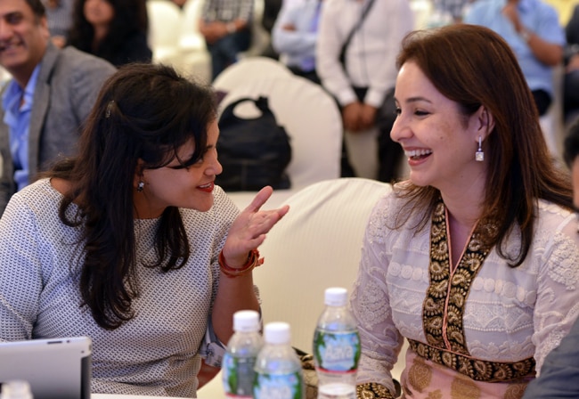 सचिन को सारे दिग्गजों का सलाम | सचिन के शतकों की कहानी