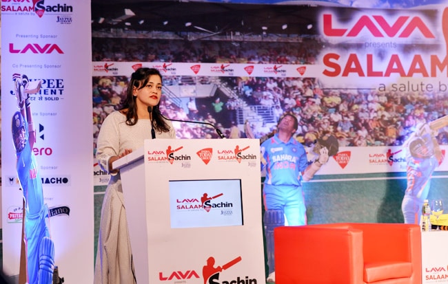 सचिन को सारे दिग्गजों का सलाम | सचिन के शतकों की कहानी