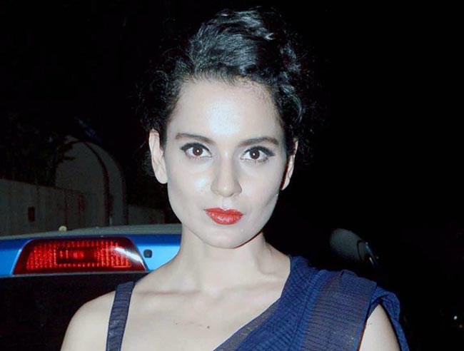 देखिए सेलिब्रिटी ने कैसे मनाया रोशनी का पर्व