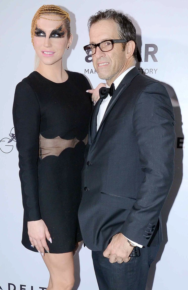 एड्स रिसर्च प्रोग्राम के लिए फंड रेजिंग कार्यक्रम में पहुंचे सितारे