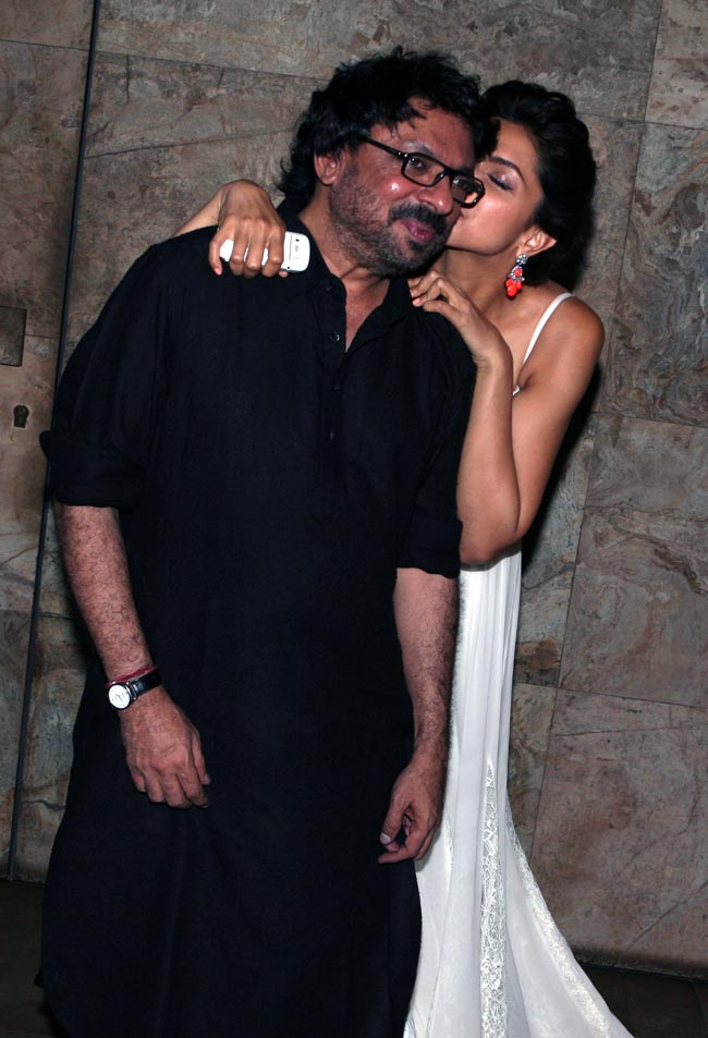 'राम-लीला' की स्पेशल स्क्रीनिंग पर उमड़ा बॉलीवुड