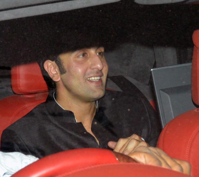 बच्‍चन परिवार की दिवाली पार्टी में पहुंचा पूरा बॉलीवुड