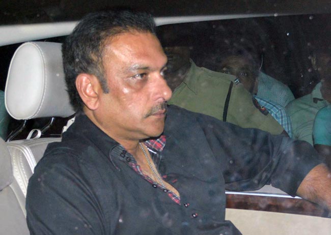 सितारों से रोशन हुई सचिन तेंदुलकर की पार्टी