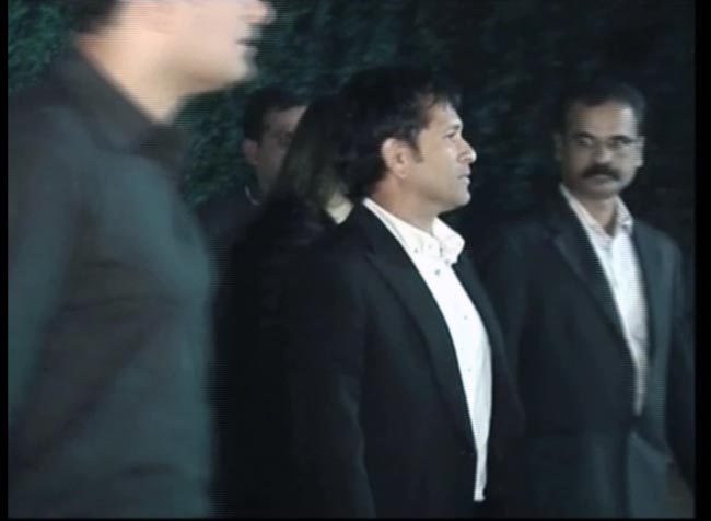 सितारों से रोशन हुई सचिन तेंदुलकर की पार्टी