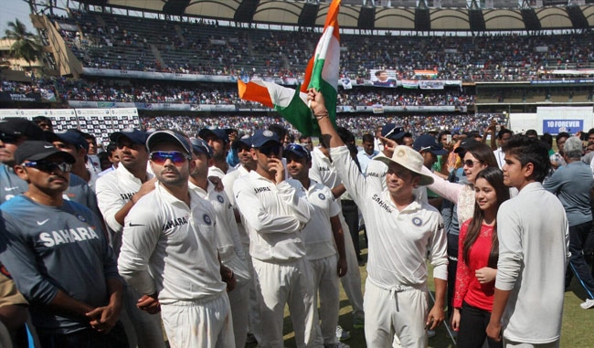 आखों में आंसू लेकर और देकर क्रिकेट से विदा हुए सचिन