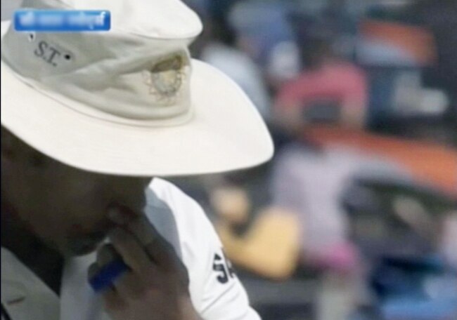 आखों में आंसू लेकर और देकर क्रिकेट से विदा हुए सचिन