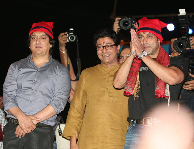 विवादों भरा रहा सलमान का कोली महोत्‍सव में आना