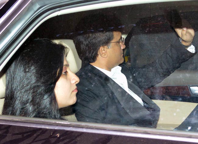 सितारों से रोशन हुई सचिन तेंदुलकर की पार्टी