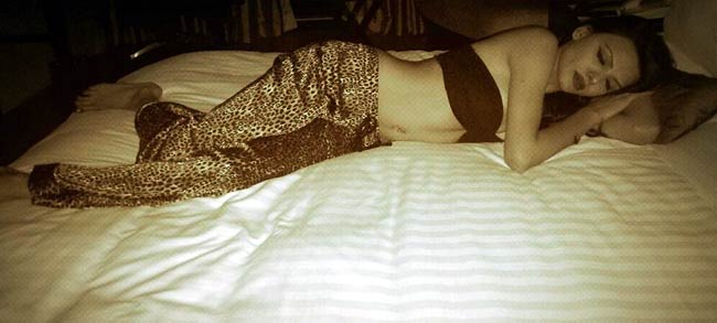 महिला होने का जश्न मना रही हैं शर्लिन