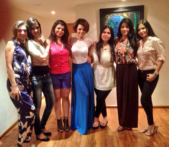 महिला होने का जश्न मना रही हैं शर्लिन