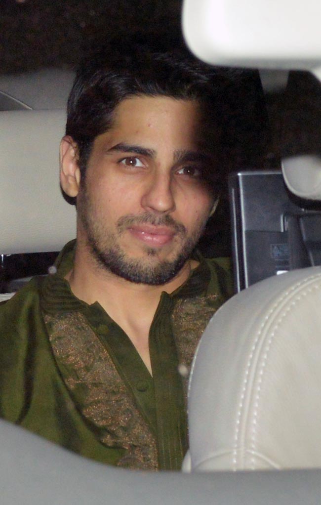 बच्‍चन परिवार की दिवाली पार्टी में पहुंचा पूरा बॉलीवुड