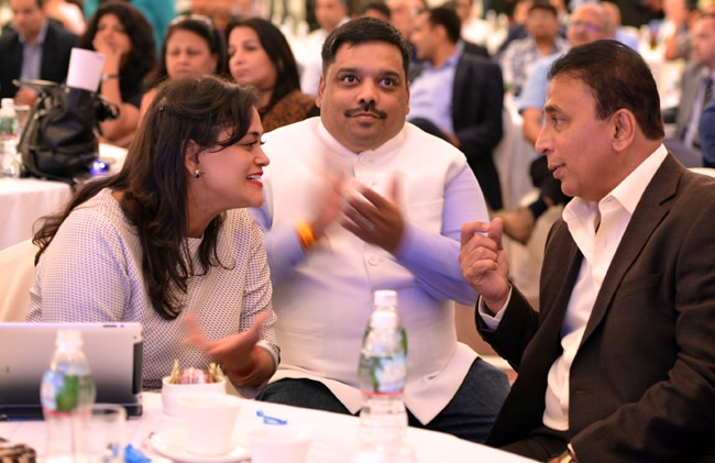 सचिन को सारे दिग्गजों का सलाम | सचिन के शतकों की कहानी